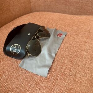 Ray-Ban Aviator Sunglasses with Case